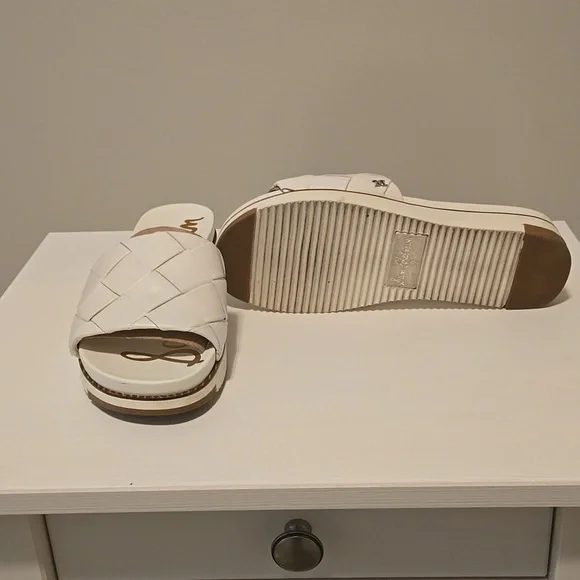 Sandals - Picture 3 of 4